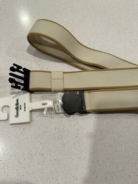 Goodfellow & Co Cream Elastic Belt with Tan Edging and Black Buckle
